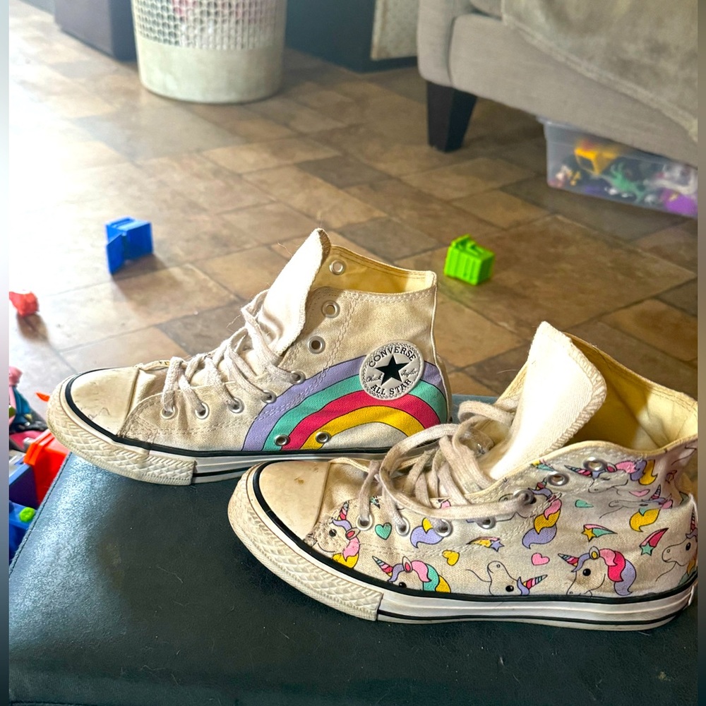 Good condition Converse size 3 US